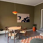 Hinterhaus In Ruhiger Toplage